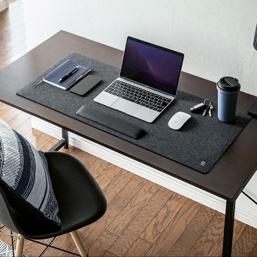 easee Wool Felt Deskmat